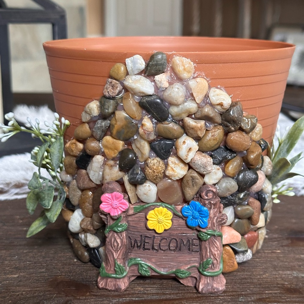 Hand crafted rustic farmhouse Stone fairy garden Flower Pot with Welcome Sign - Picture 4 of 14